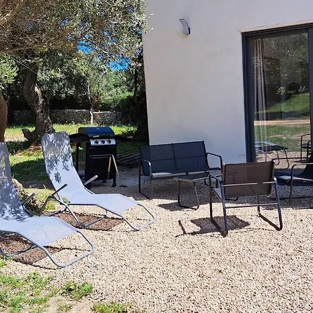 Maison Au Calme Idealement Situee Proche