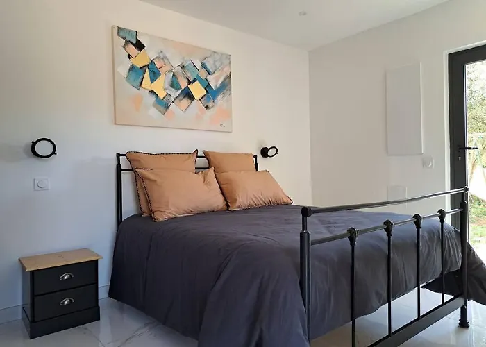 Maison Au Calme Idéalement Située Proche